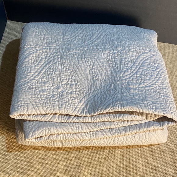 100% Cotton Quilt Coverlet Bedspread Medallion Queen 82 X 88 Stitched No shams - Picture 3 of 11